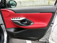 C-77 TOYOTA　ヤリスクロス　ドアトリム張替　サムネール画像